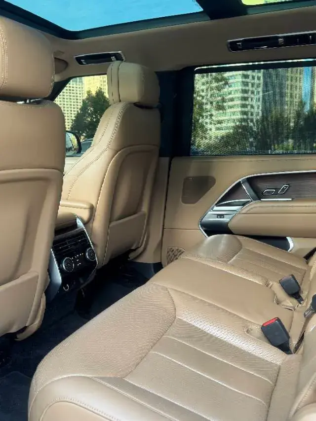 2022 LAND ROVER thumbnail 3