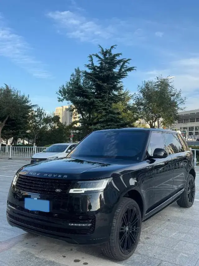 2022 LAND ROVER view 1