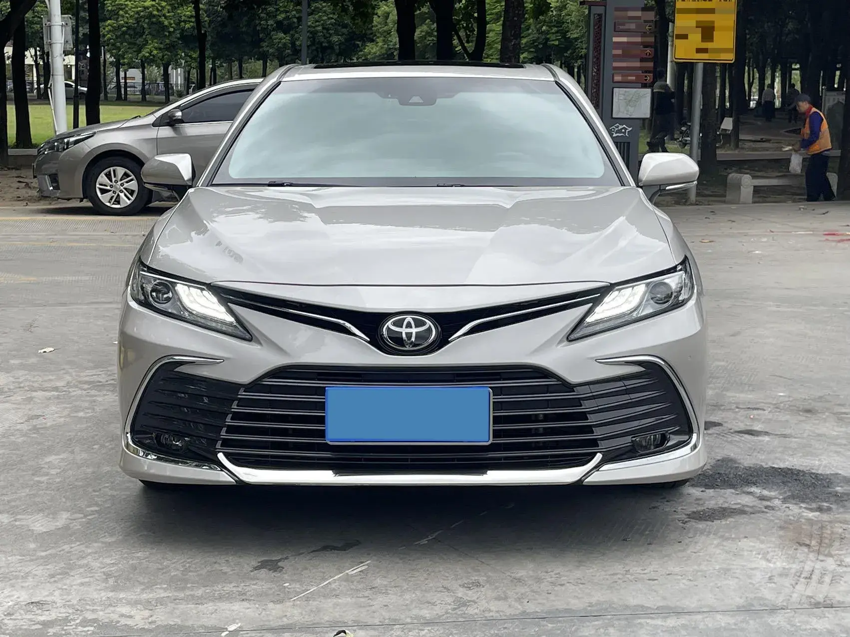 2021 TOYOTA CAMRY thumbnail 3