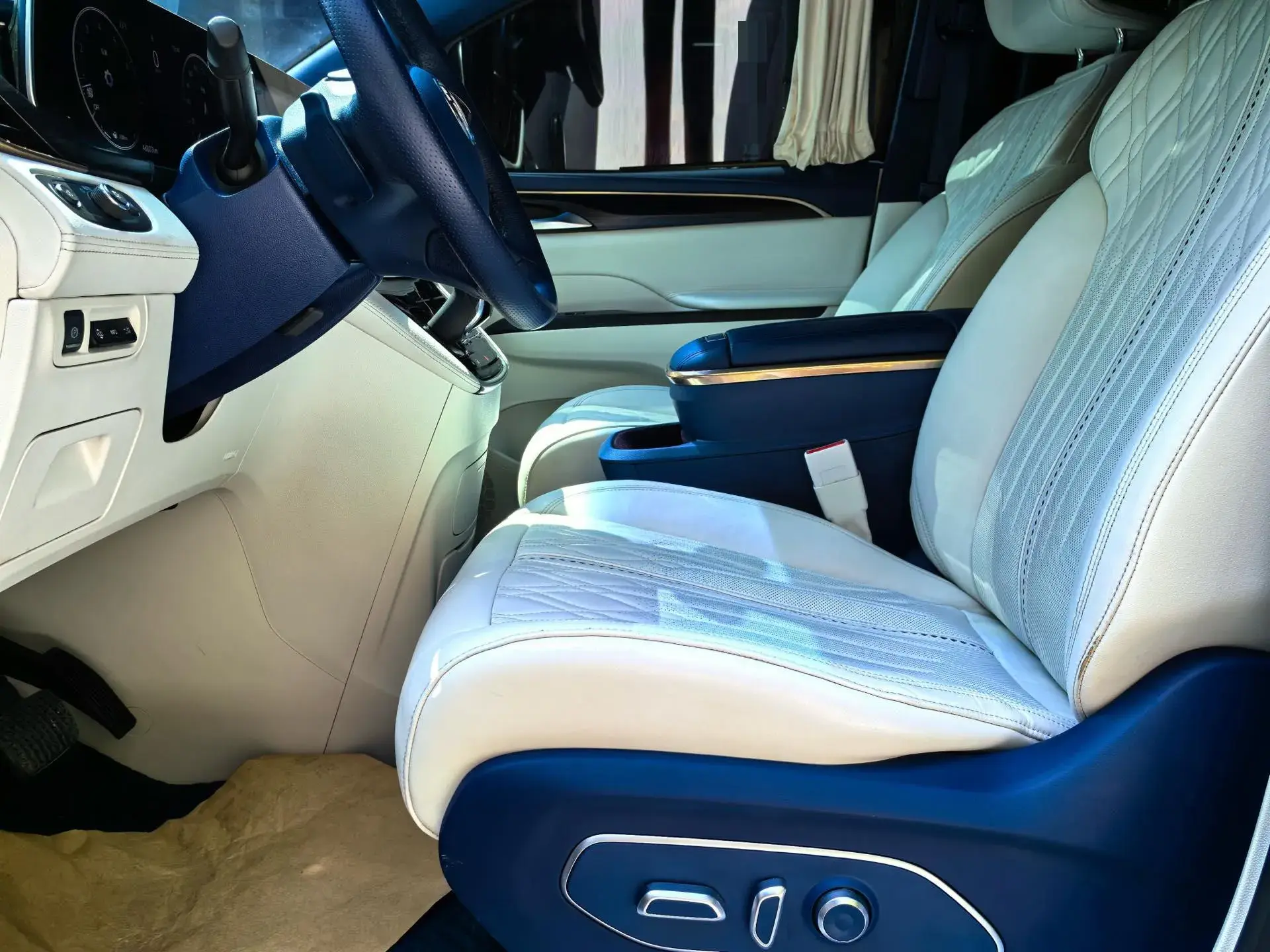 2022 BUICK GL8 thumbnail 3