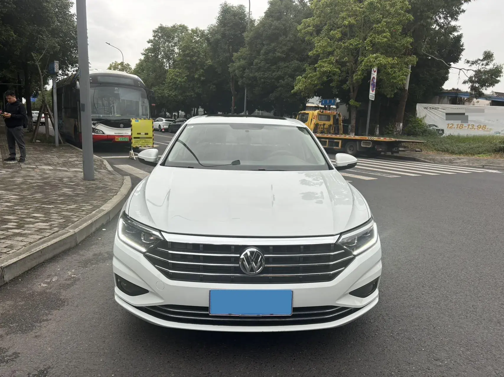 2019 VOLKSWAGEN SAGITAR thumbnail 2