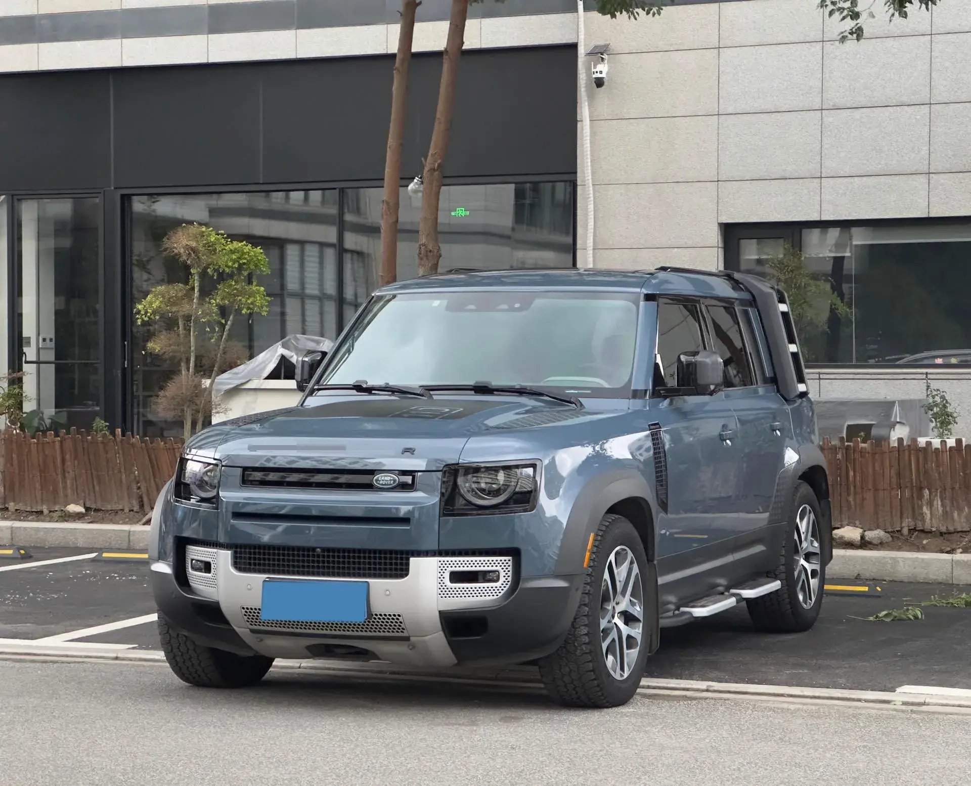 2021 LAND ROVER view 1