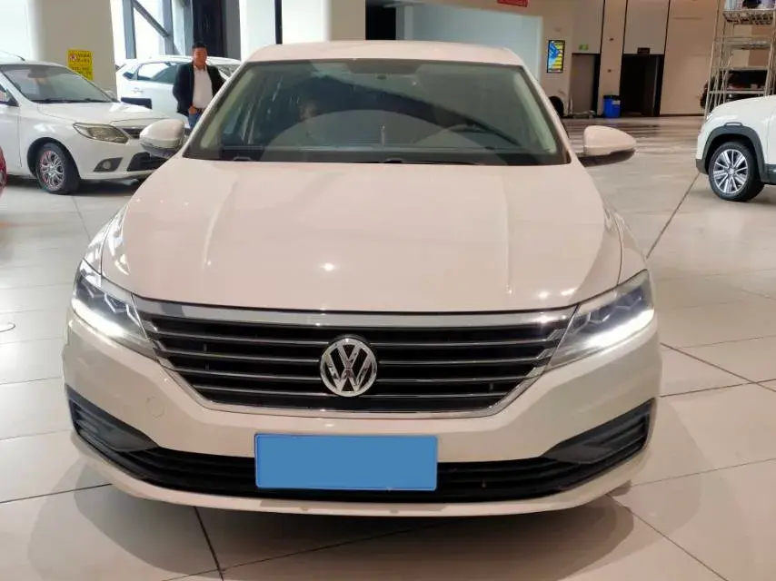 2019 VOLKSWAGEN LAVIDA thumbnail 2