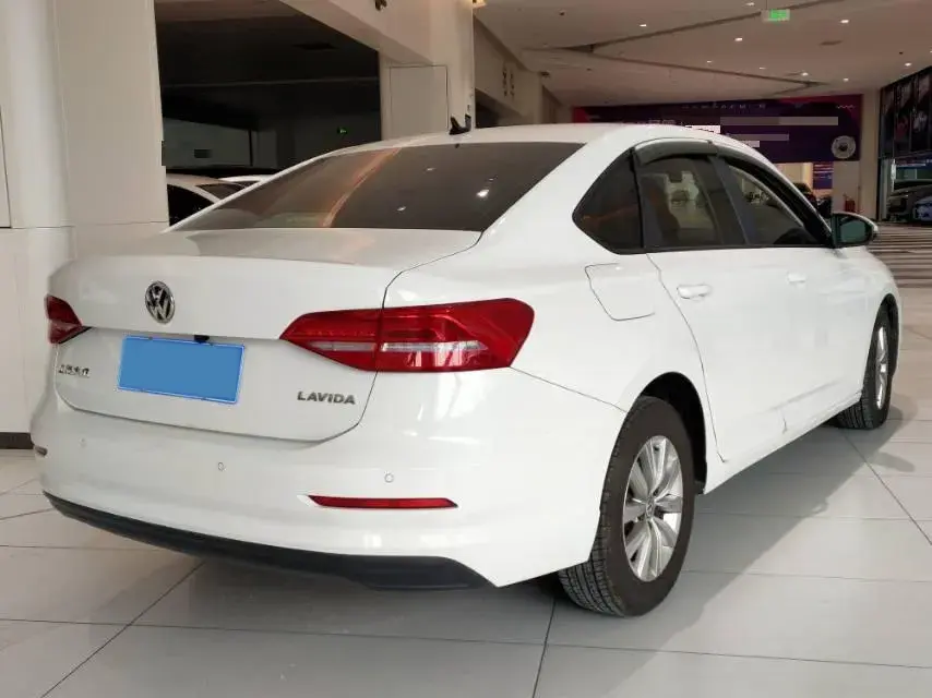 2019 VOLKSWAGEN LAVIDA thumbnail 4