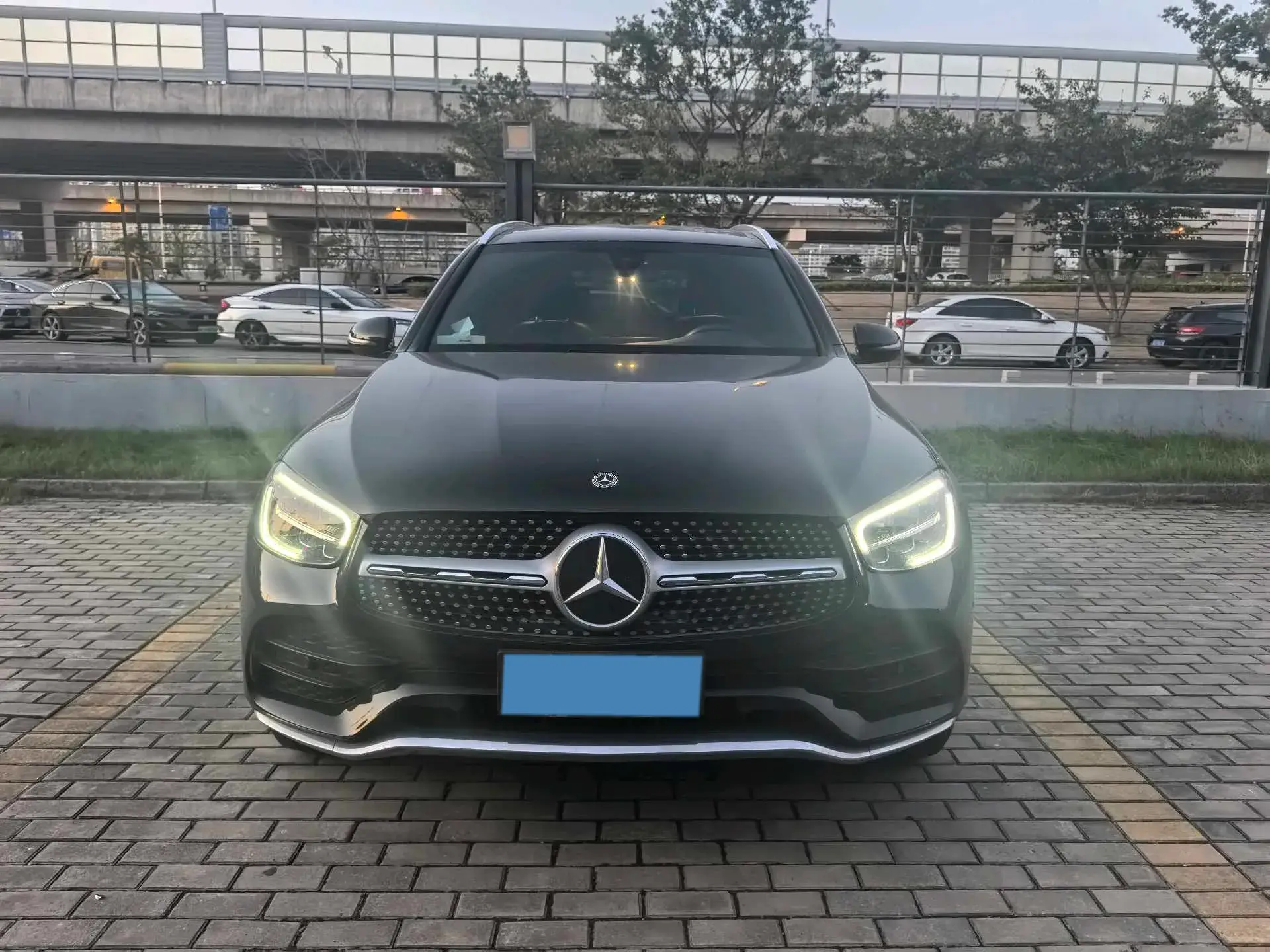 2022 MERCEDES-BENZ GLC thumbnail 2