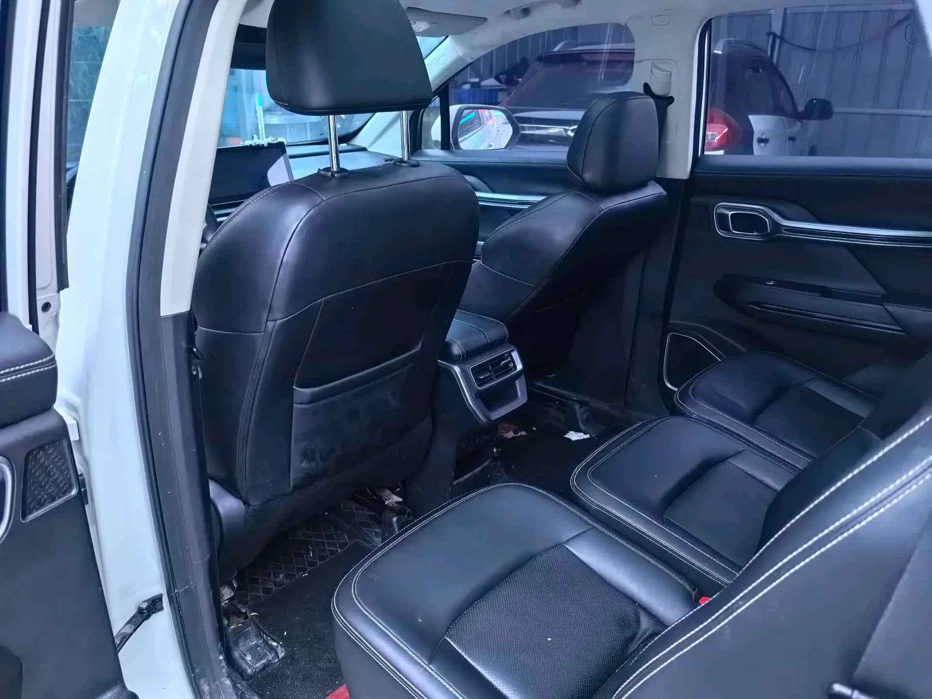 2020 GEELY OKAVANGO thumbnail 3