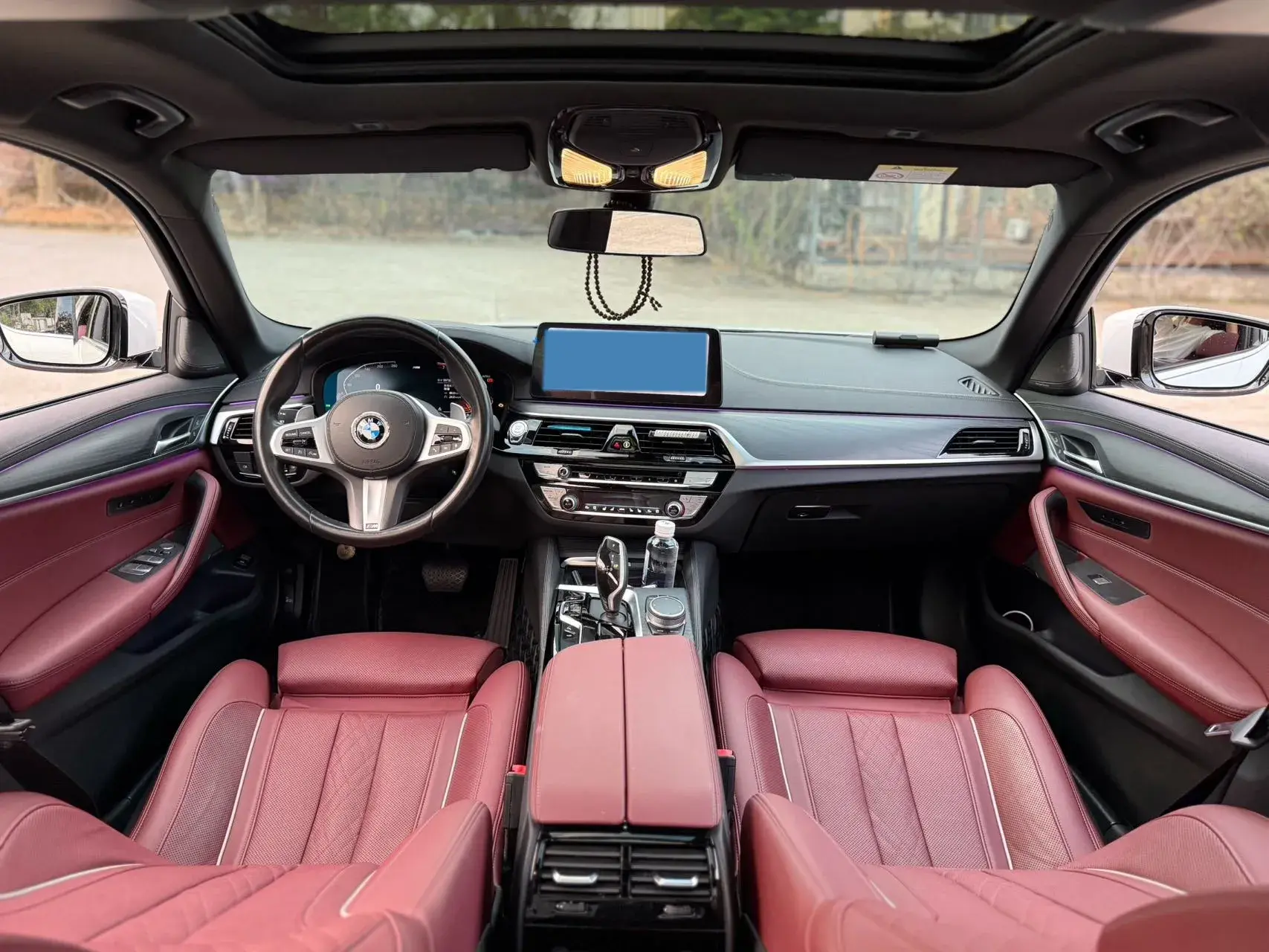 2022 BMW 5 thumbnail 2