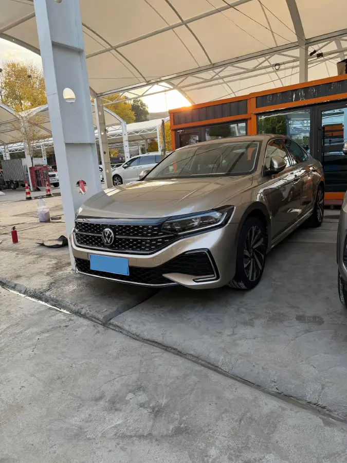 2021 Volkswagen Passat 2.0T 186HP L4 7DCT