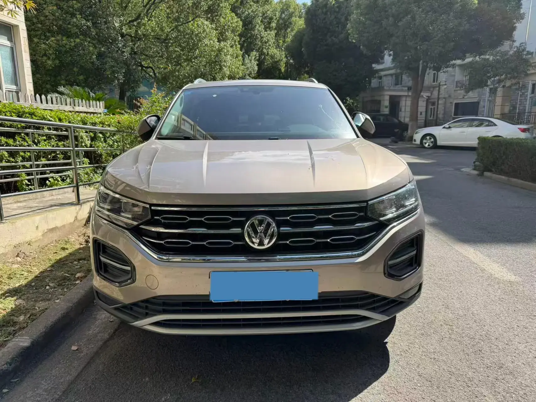 2019 VOLKSWAGEN TAYRON thumbnail 2