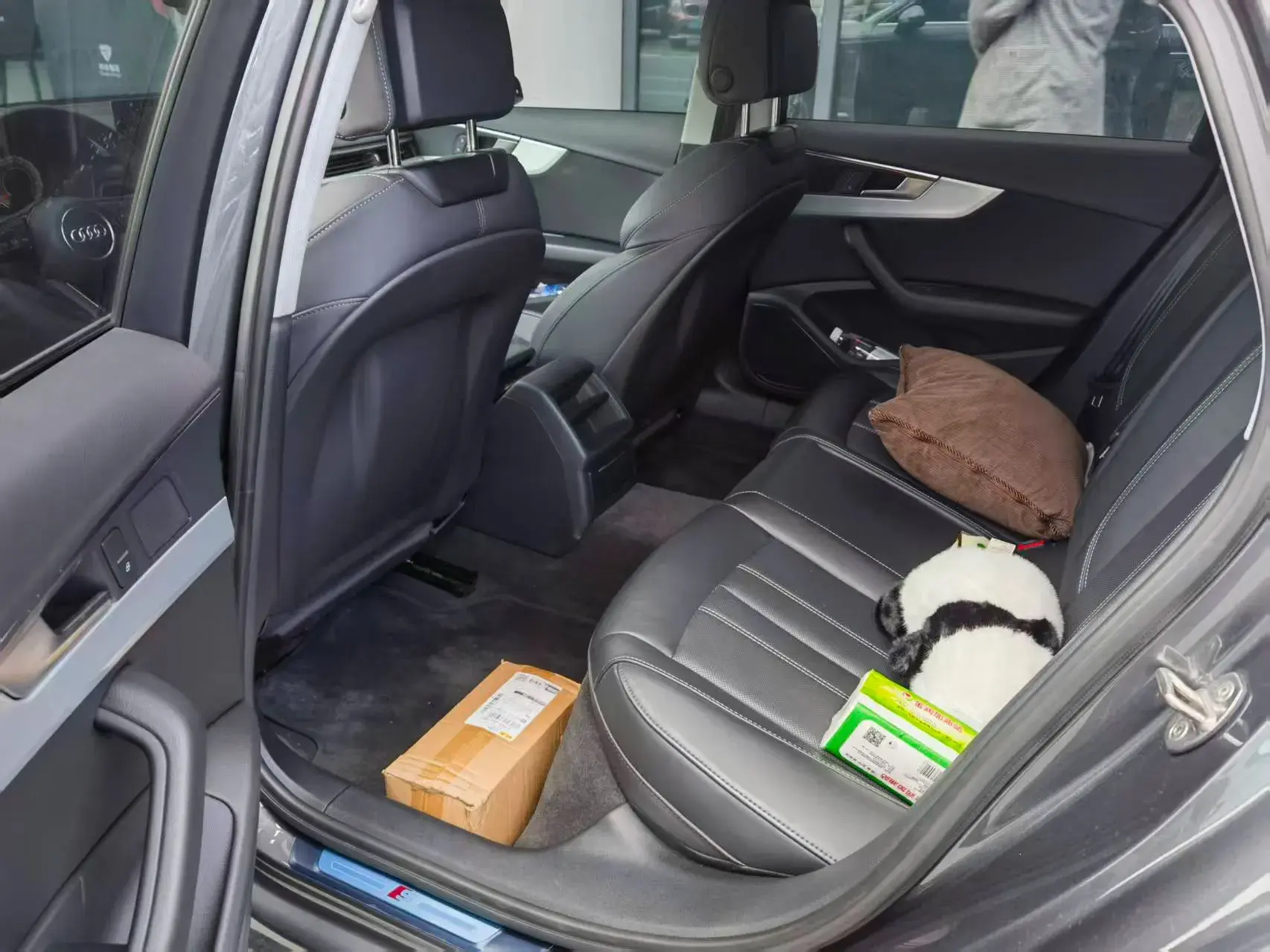 2022 AUDI A4L thumbnail 4