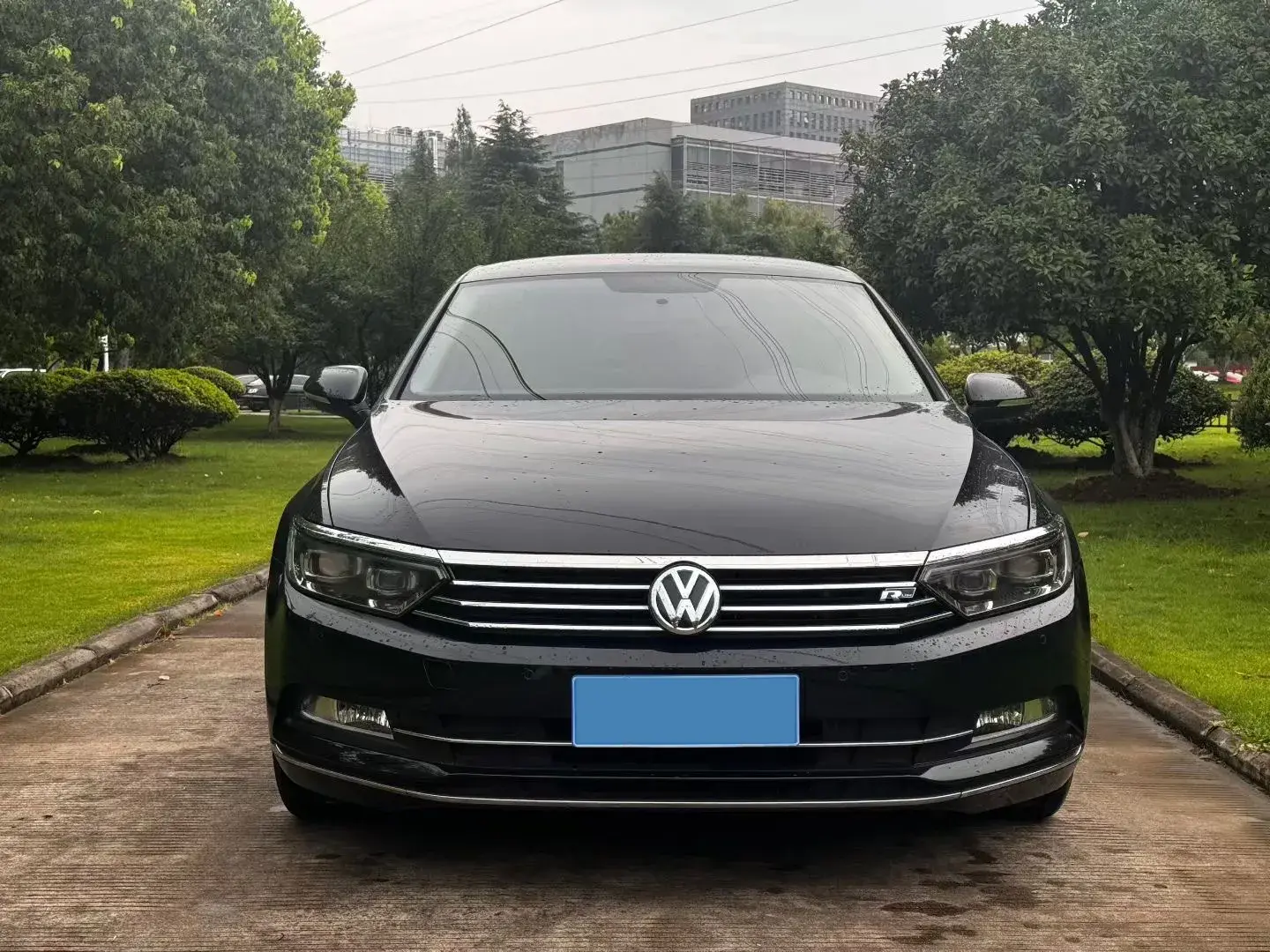 2017 VOLKSWAGEN MAGOTAN thumbnail 3