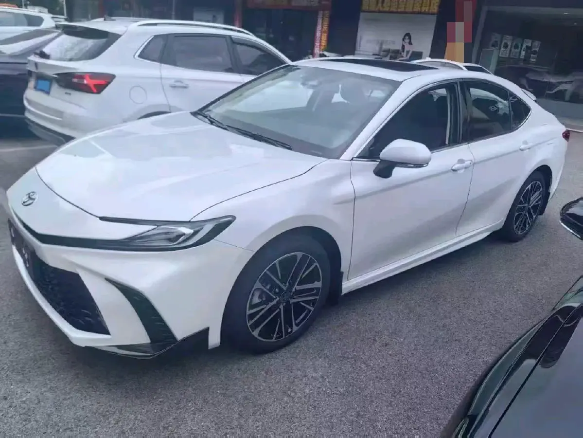 2026 Toyota Camry 2.0L 152HP L4 E-CVT Hybrid