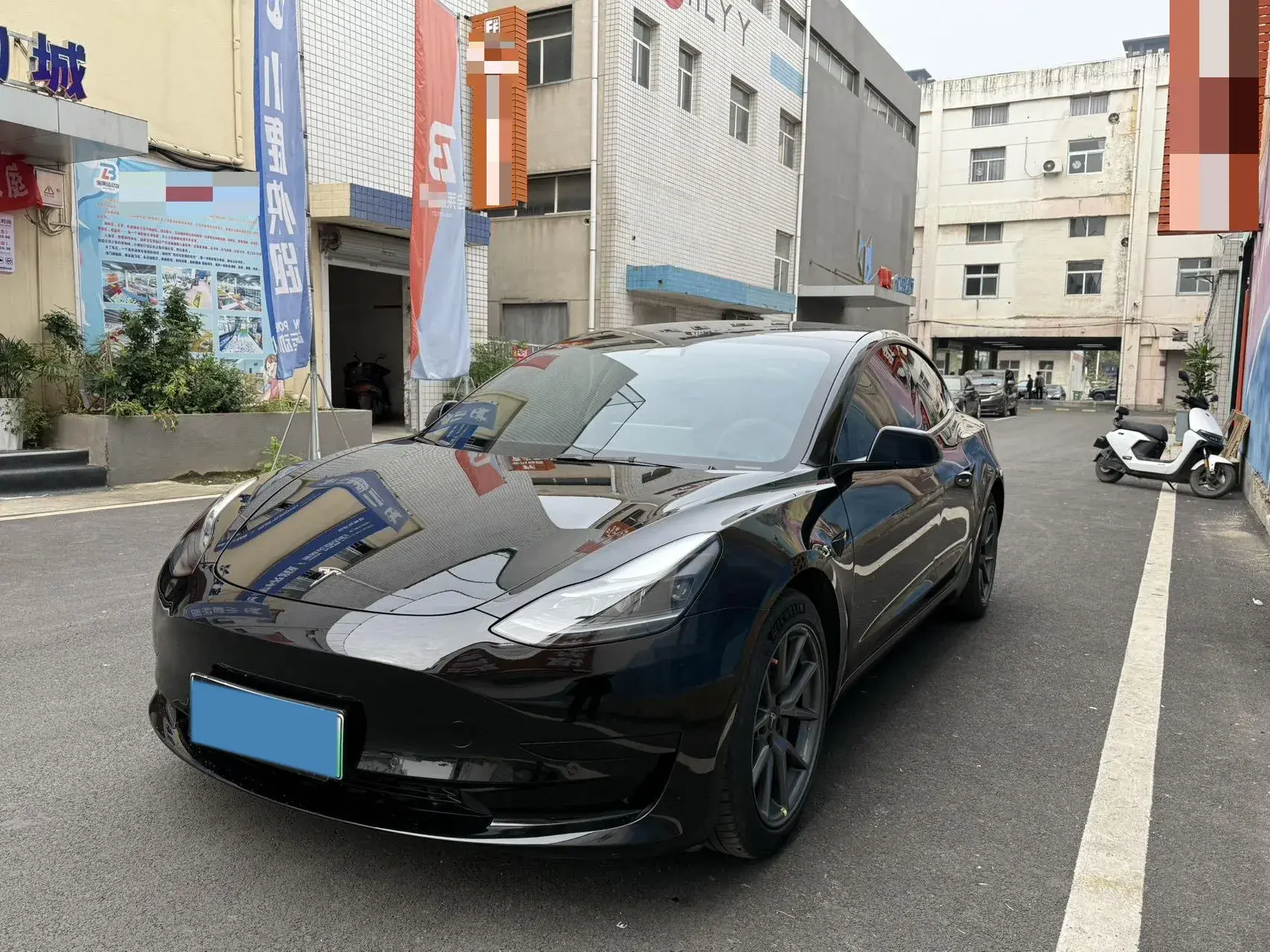 2021 TESLA MODEL view 1