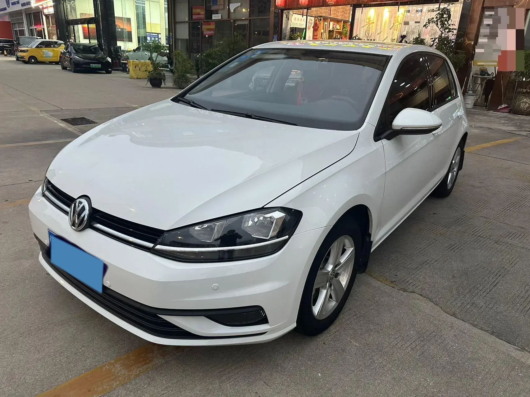 2018 VOLKSWAGEN GOLF view 1