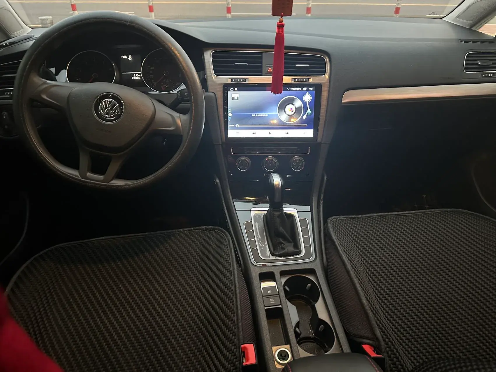 2018 VOLKSWAGEN GOLF thumbnail 4