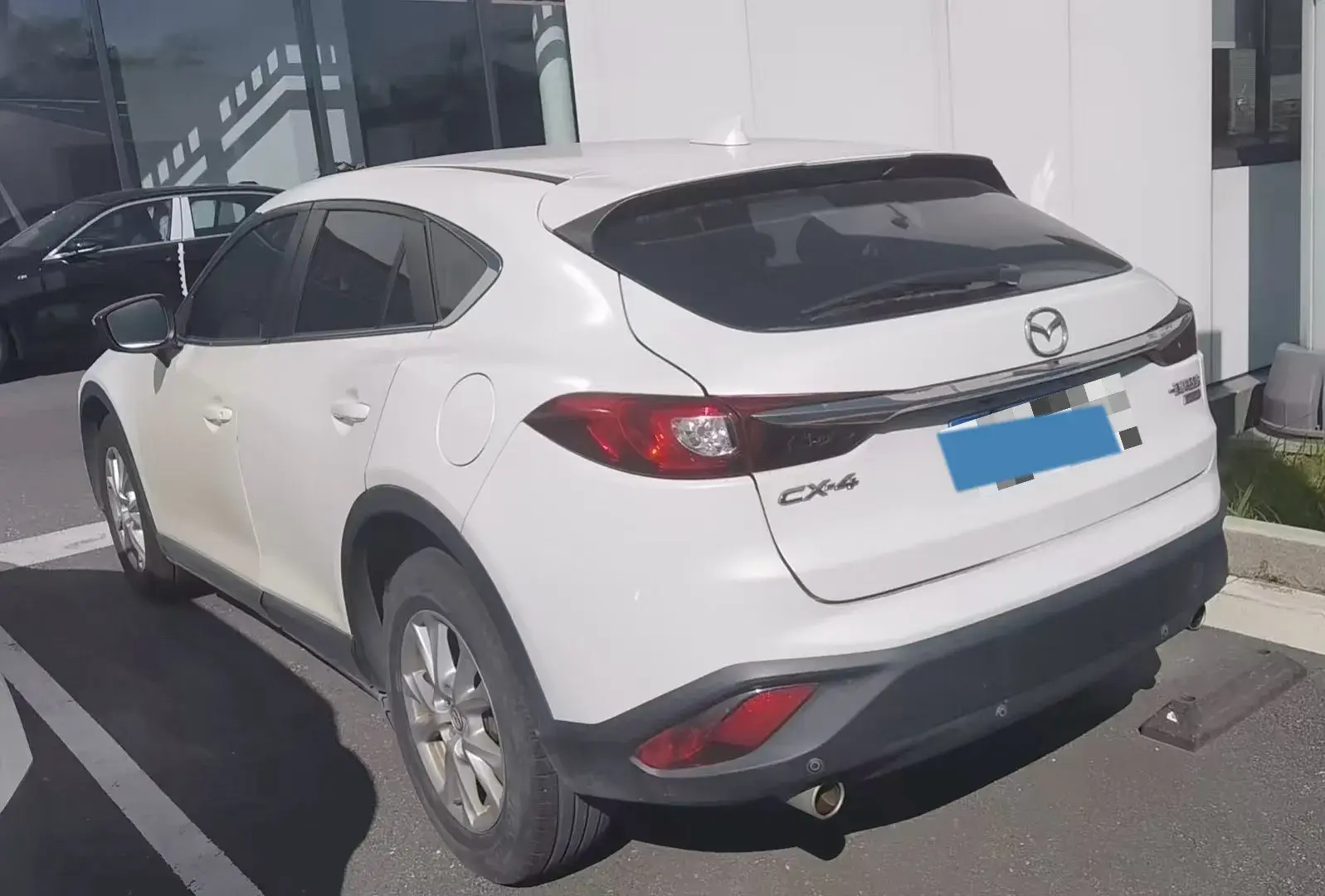 2018 MAZDA CX-4 thumbnail 3