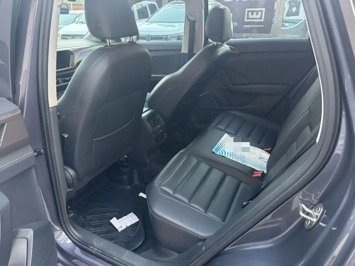 2021 VOLKSWAGEN THARU thumbnail 2