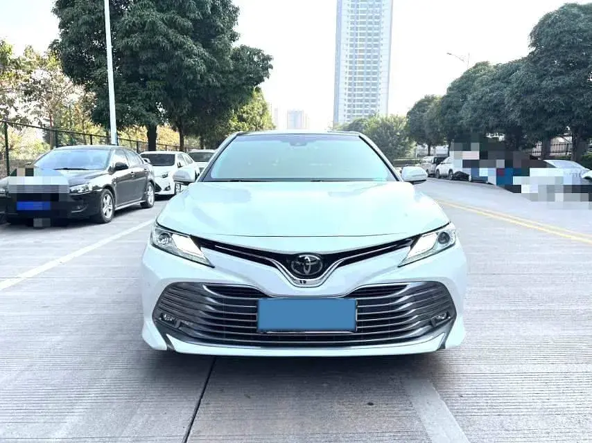 2019 TOYOTA CAMRY thumbnail 2