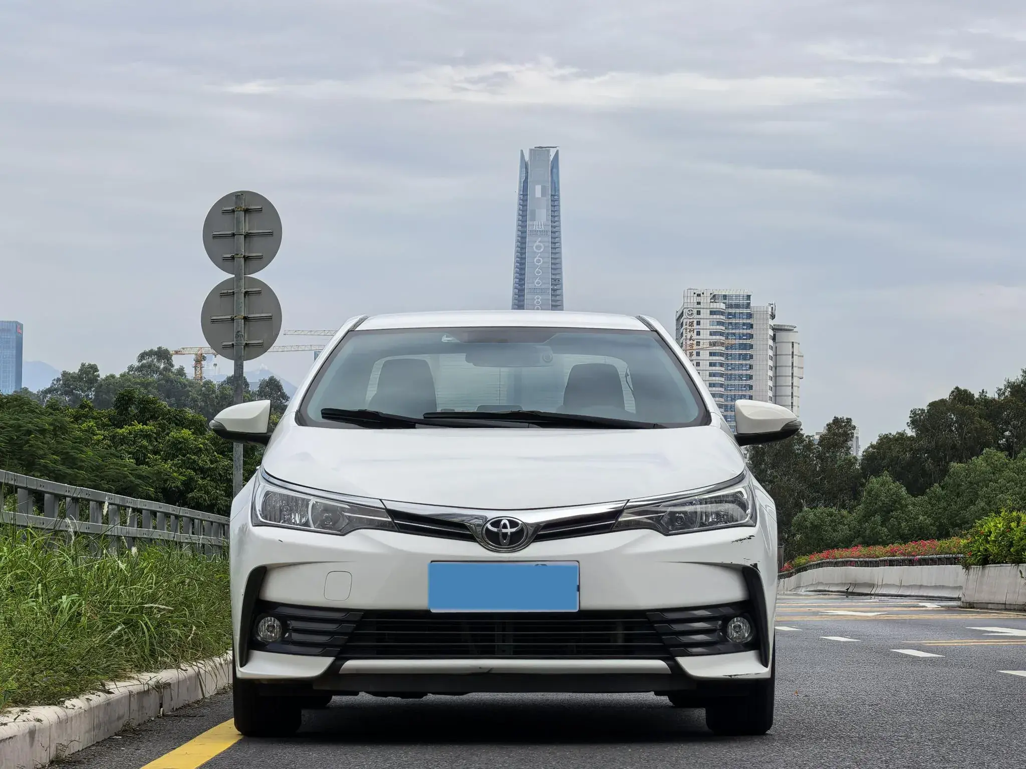 2018 TOYOTA COROLLA thumbnail 4