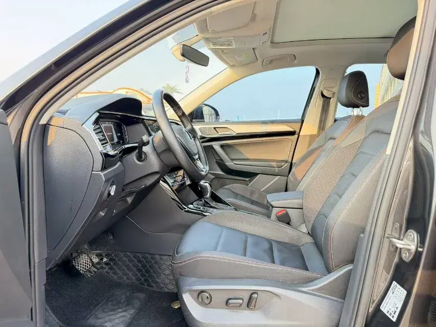 2022 VOLKSWAGEN TAYRON thumbnail 4