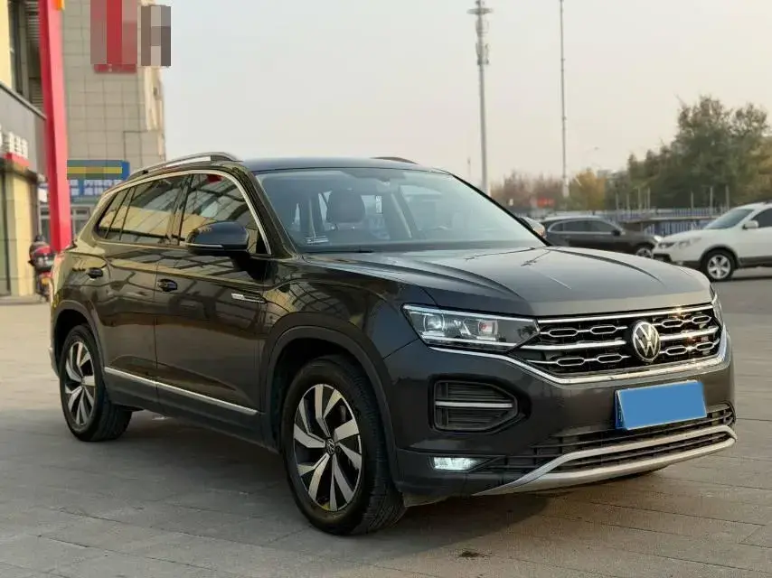 2022 VOLKSWAGEN TAYRON thumbnail 3