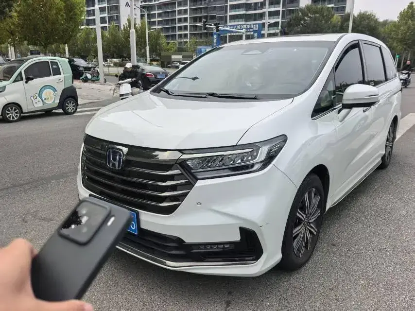 2024 HONDA ODYSSEY view 1