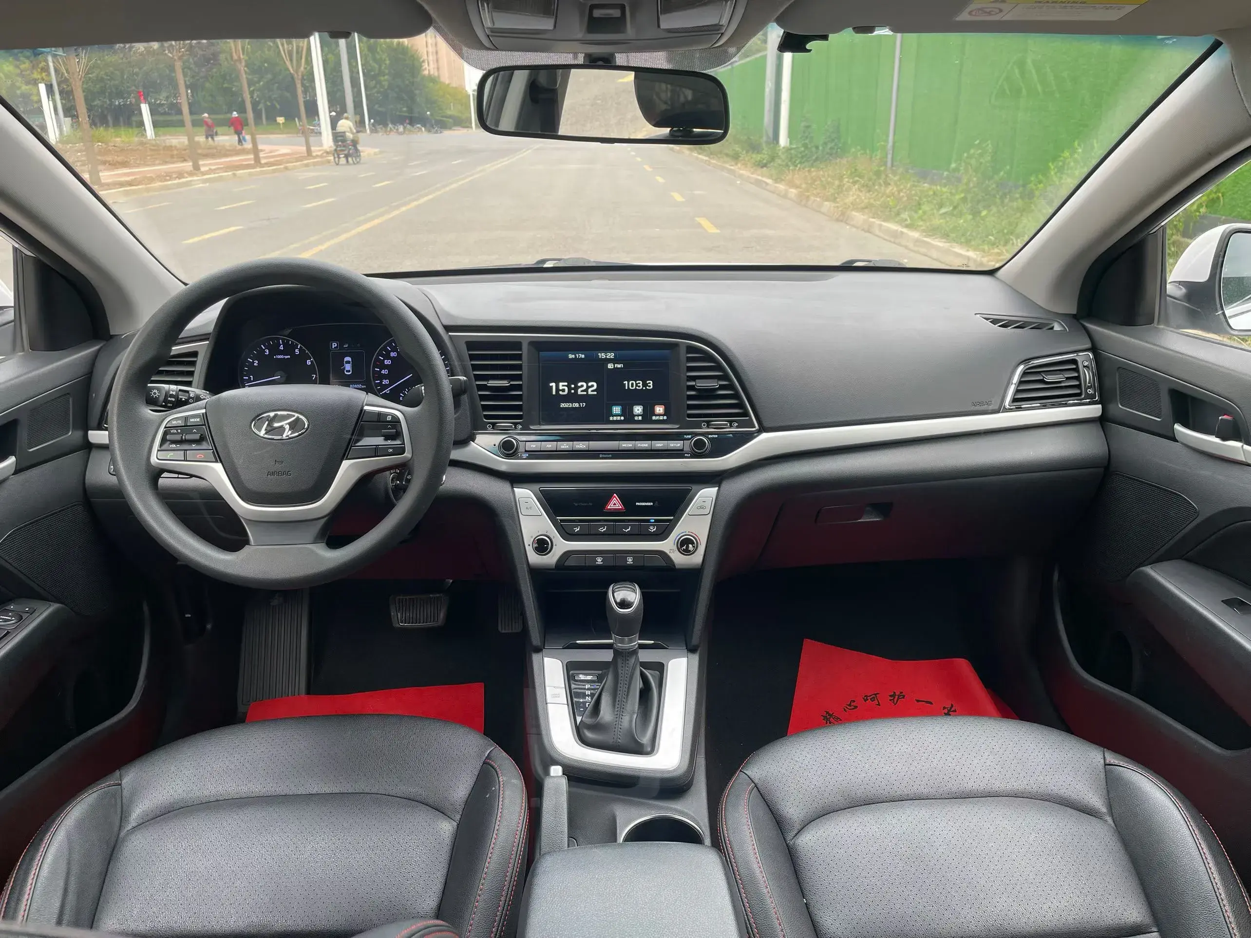 2016 HYUNDAI ELANTRA thumbnail 2