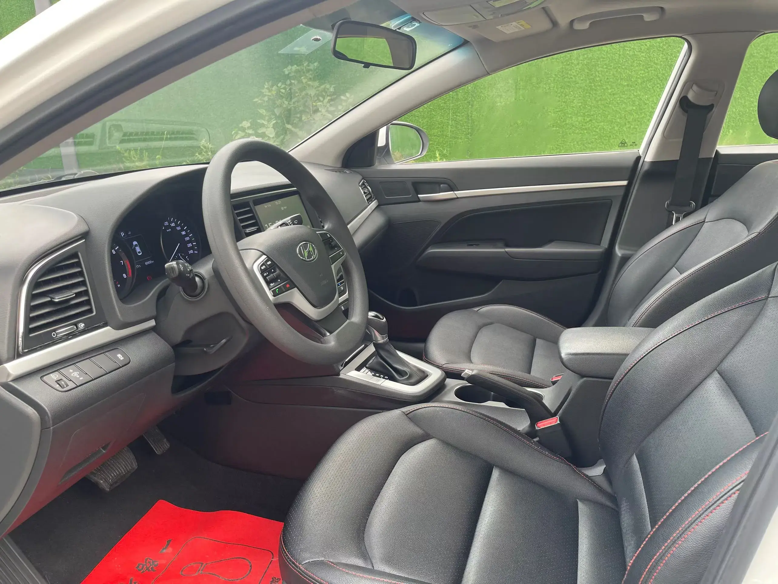 2016 HYUNDAI ELANTRA thumbnail 4