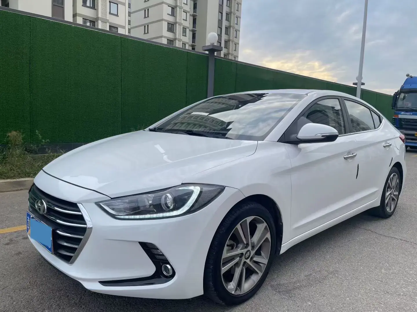 2016 HYUNDAI ELANTRA view 1