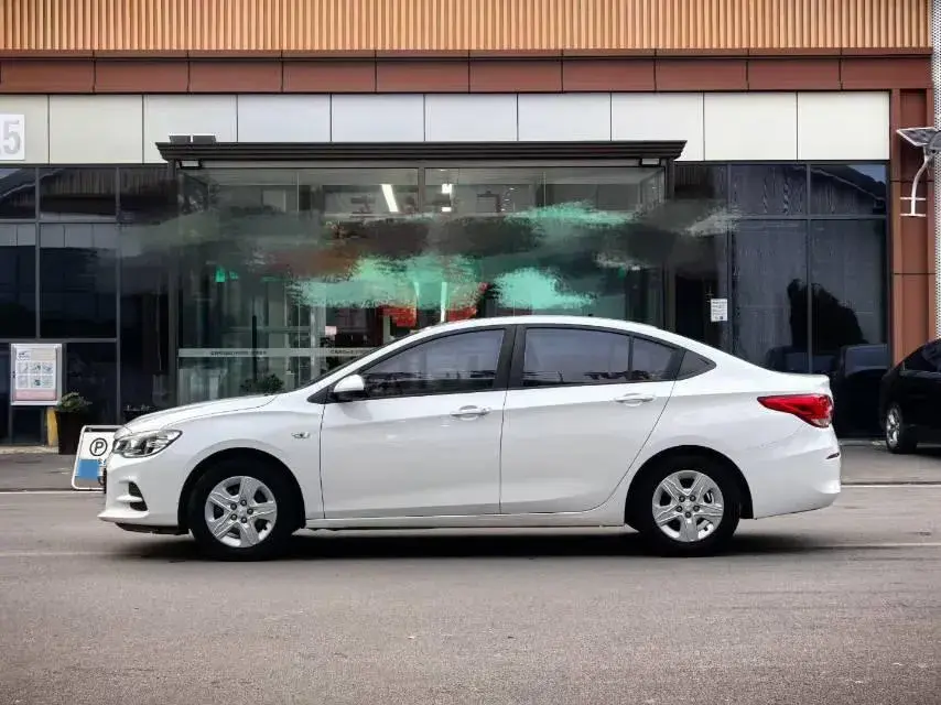 2019 CHEVROLET CAVALIER thumbnail 4