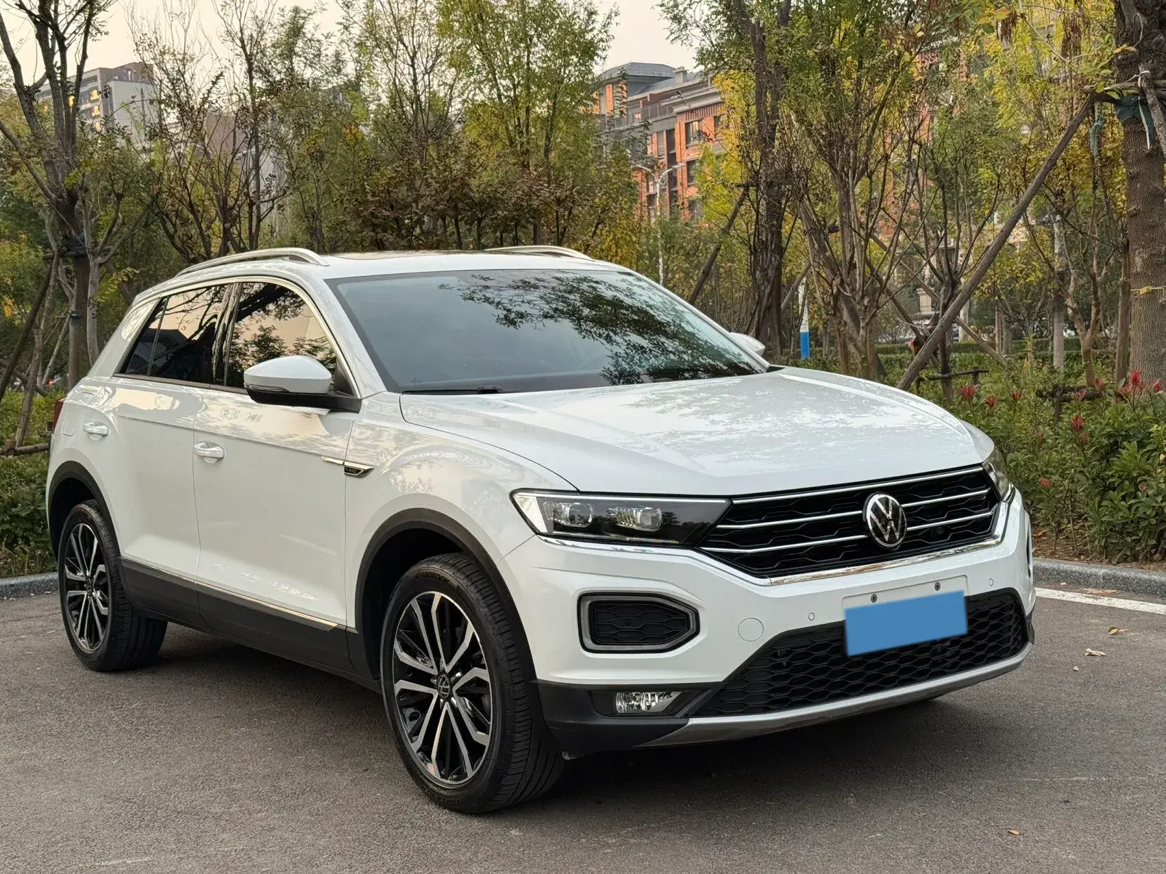 2022 VOLKSWAGEN T-ROC thumbnail 3