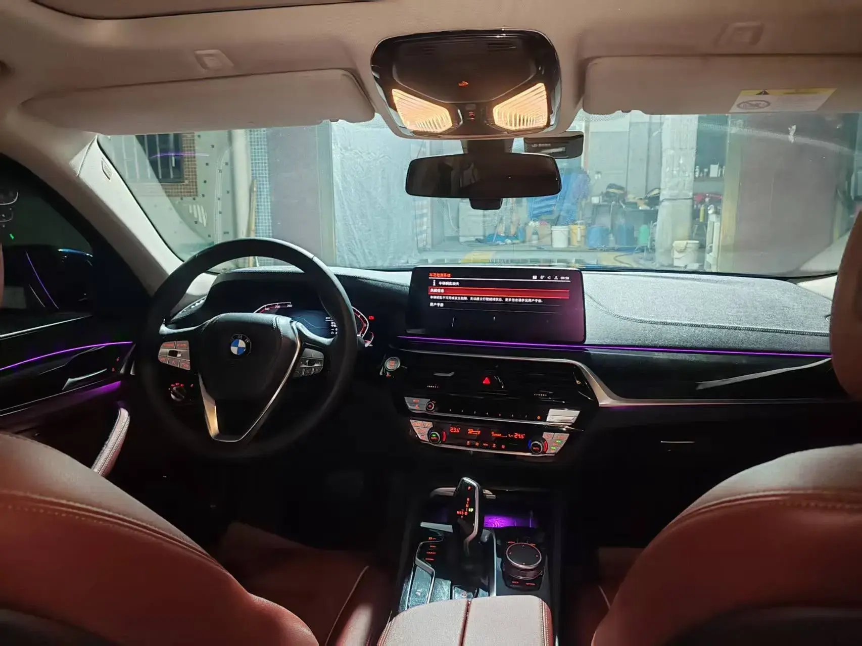 2021 BMW 5 thumbnail 2