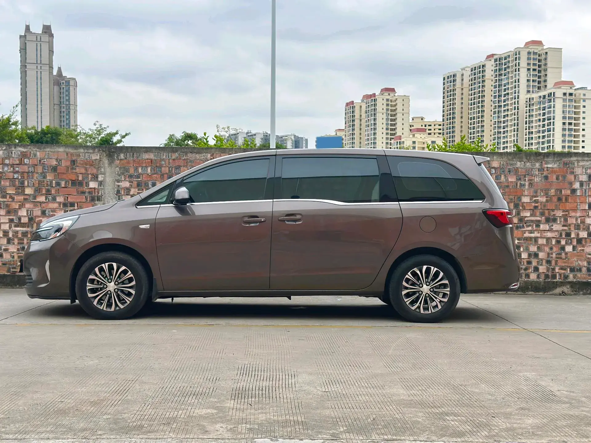 2021 BUICK GL8 thumbnail 3