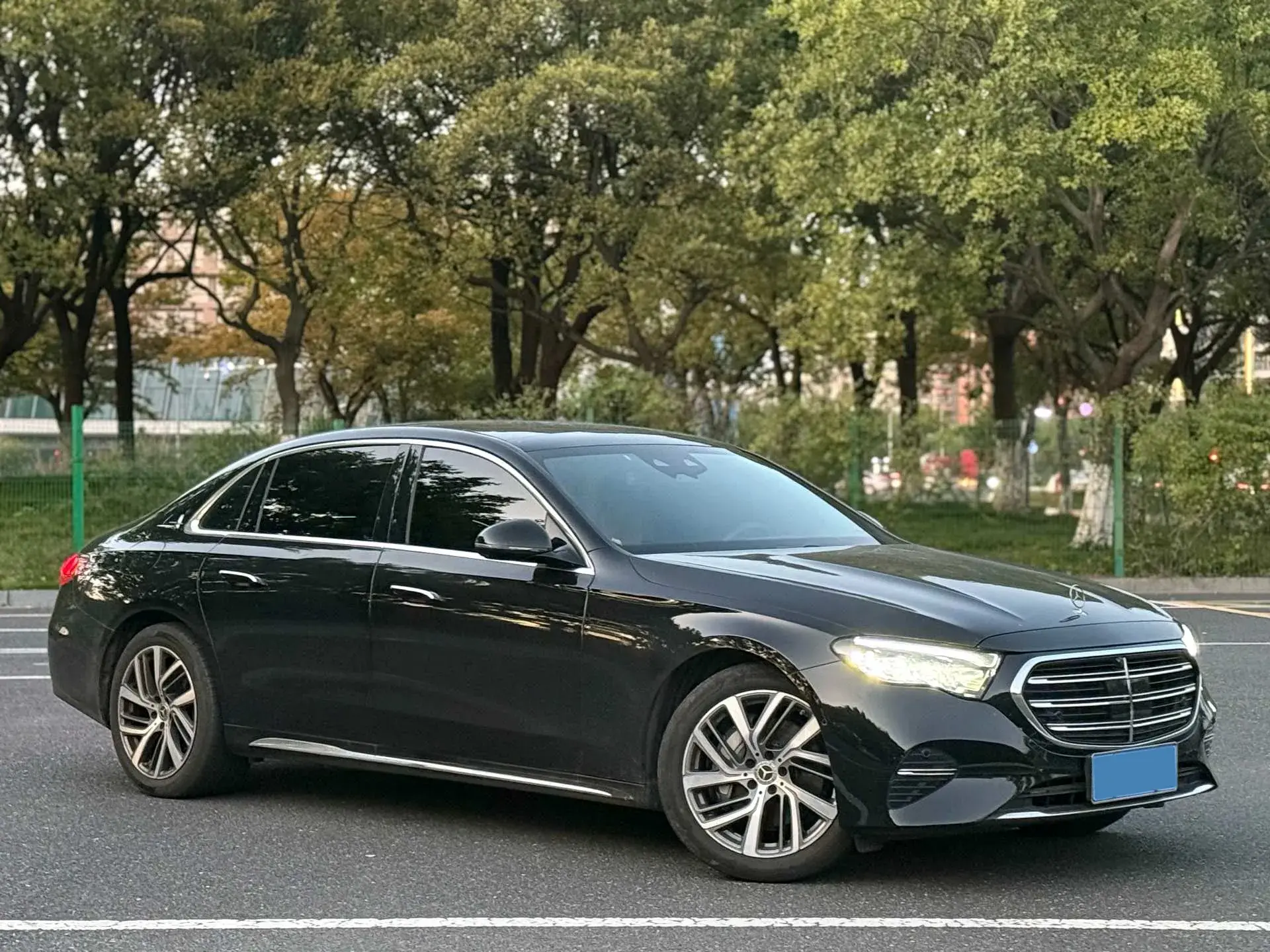 2025 MERCEDES-BENZ E thumbnail 3