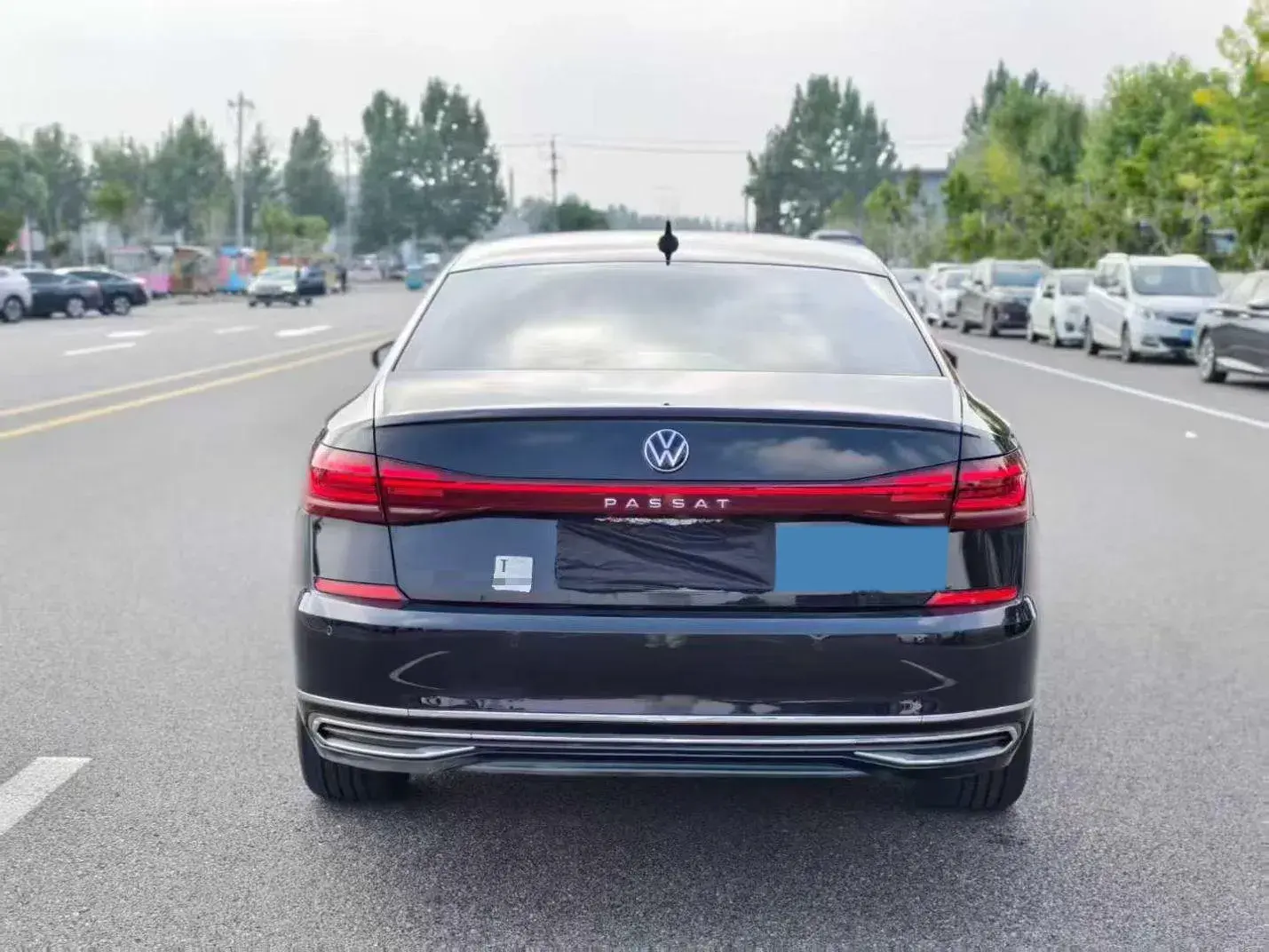 2022 VOLKSWAGEN PASSAT thumbnail 3