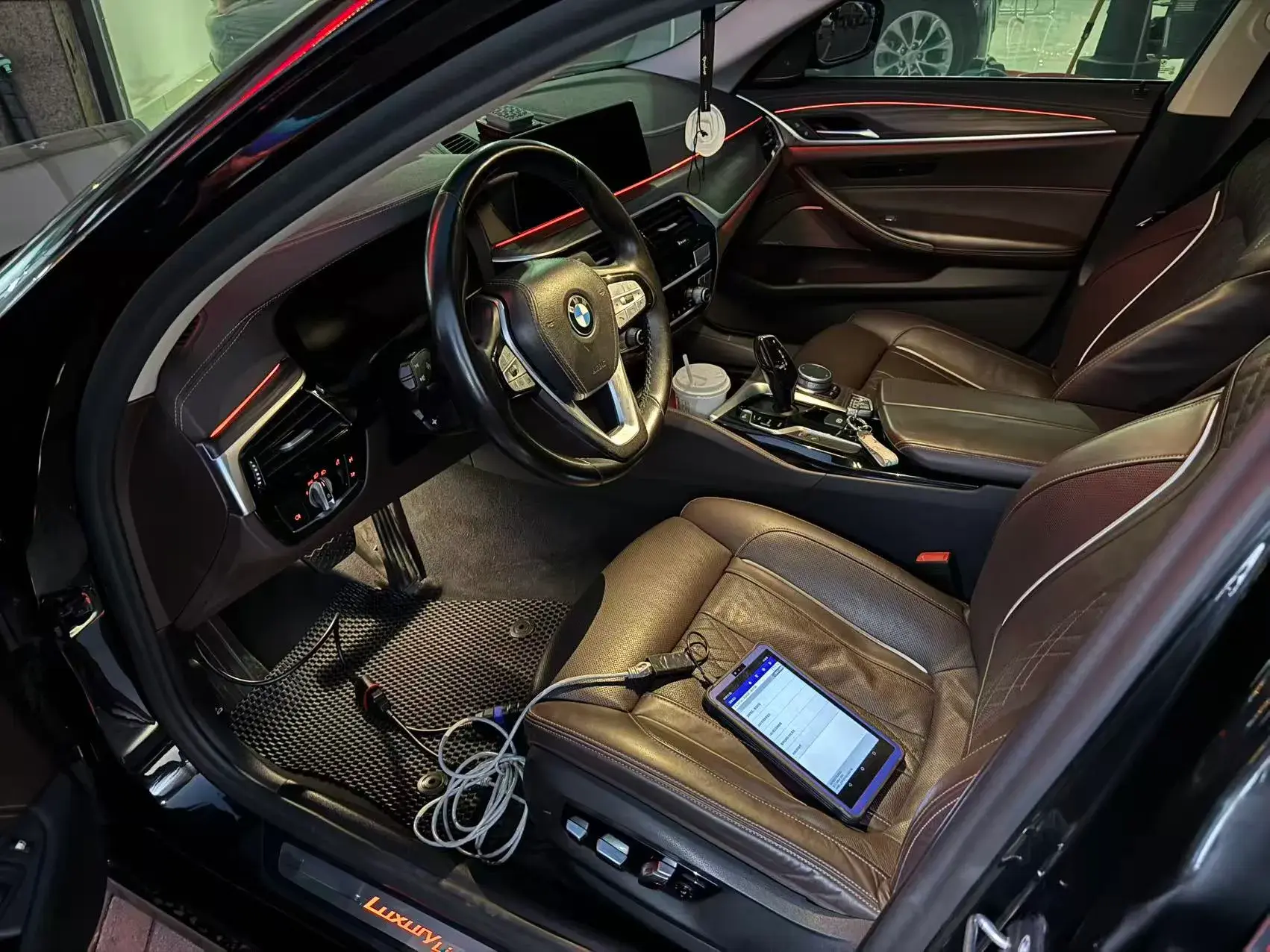 2020 BMW 5 thumbnail 2