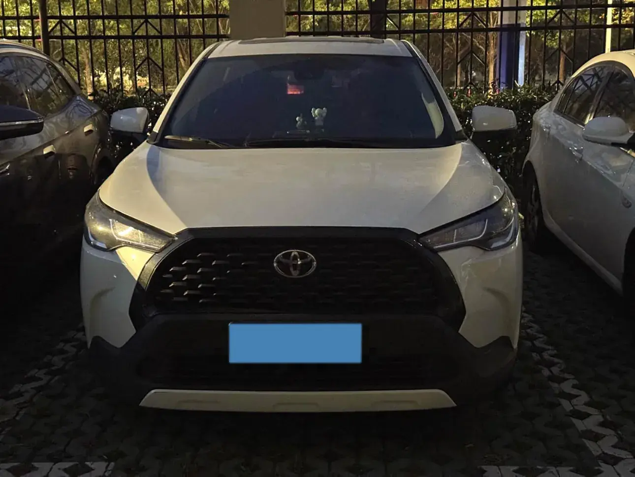 2022 TOYOTA COROLLA thumbnail 2