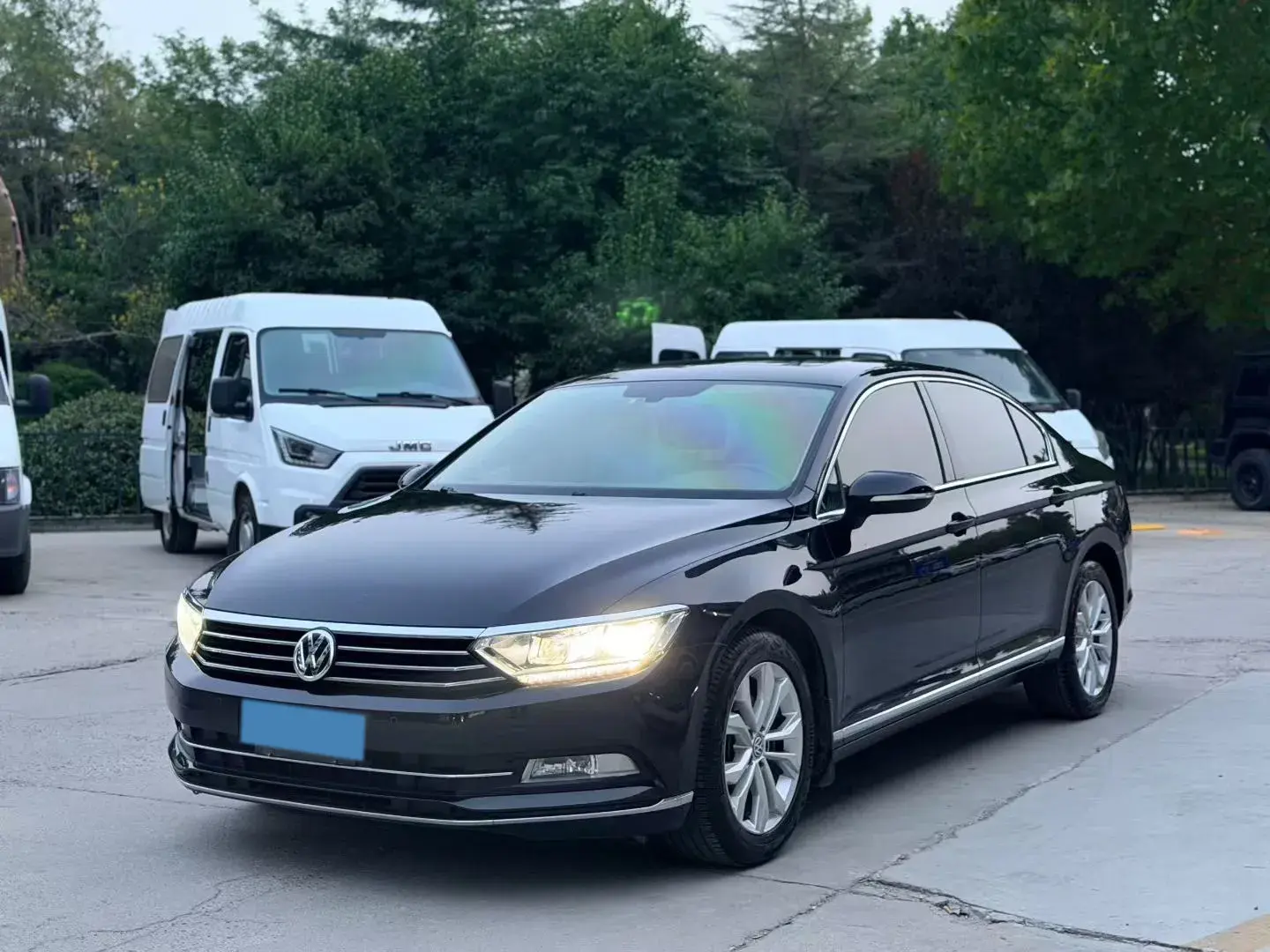 2019 VOLKSWAGEN MAGOTAN view 1