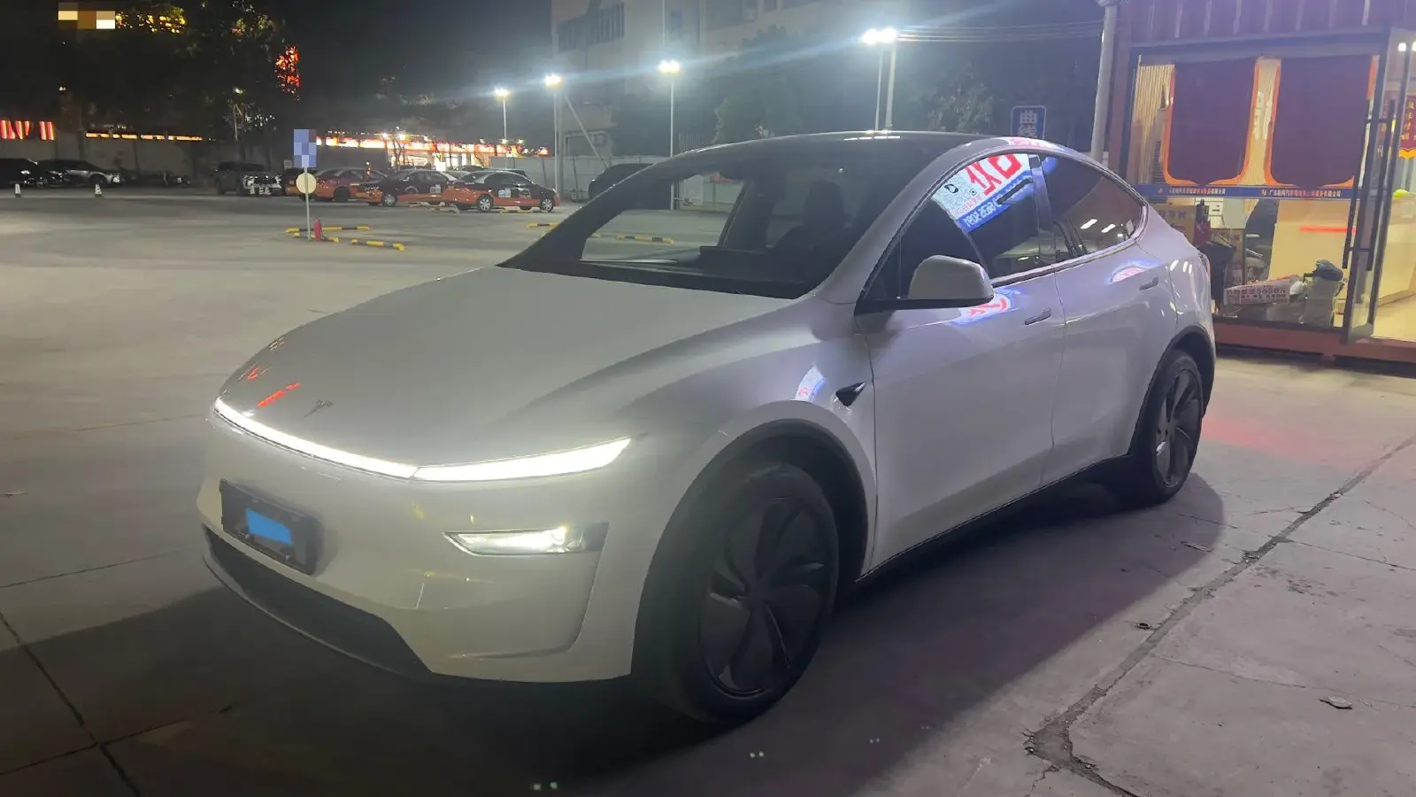 2025 Tesla Model Y BEV 62.5KWH