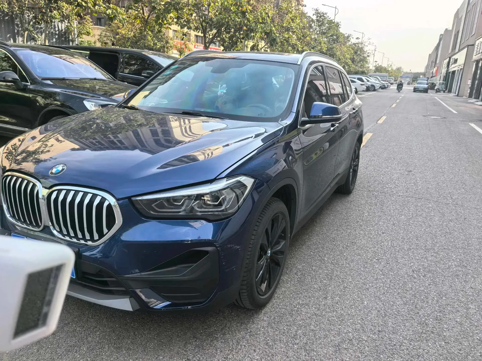 2020 BMW X1 view 1