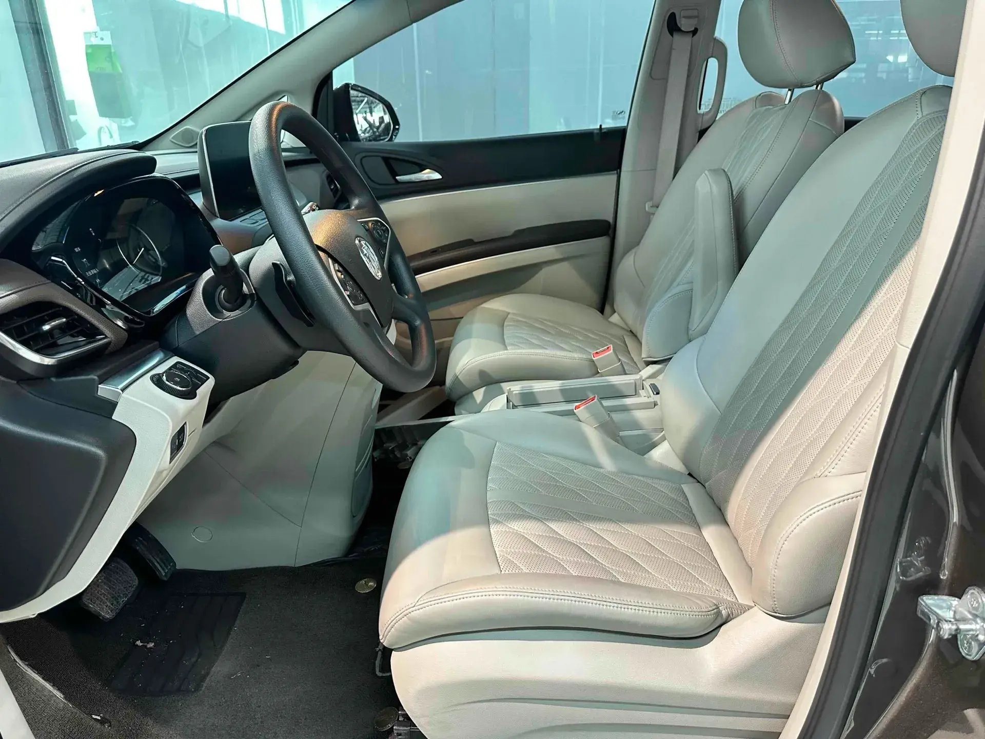 2022 BUICK GL8 thumbnail 2