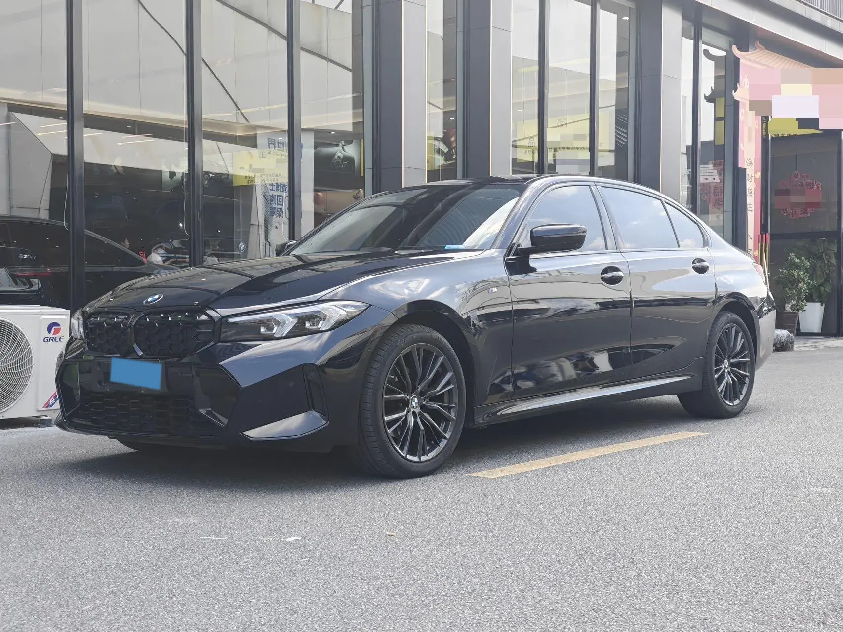 2023 BMW 3 view 1