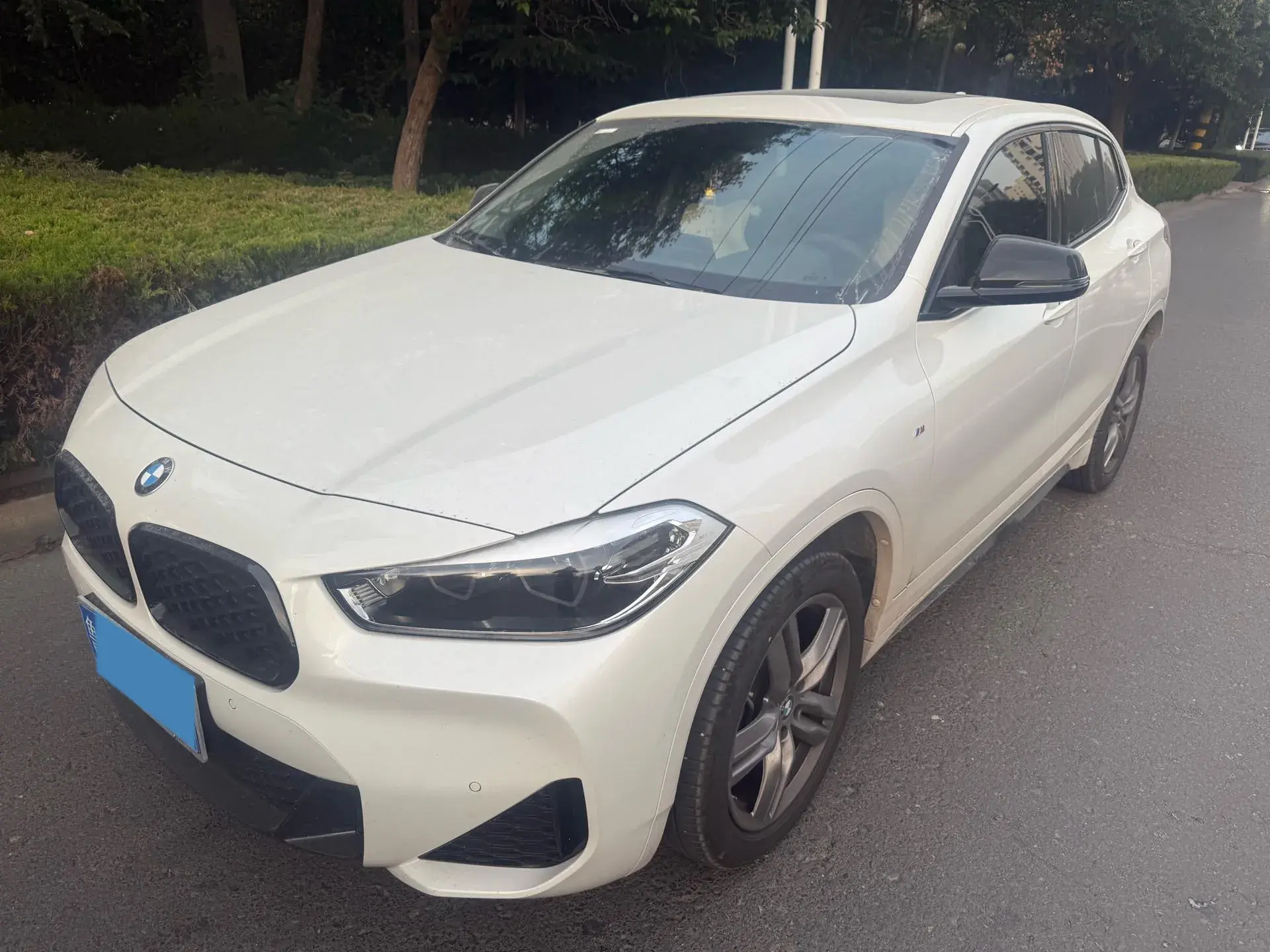 2023 BMW X2 thumbnail 2