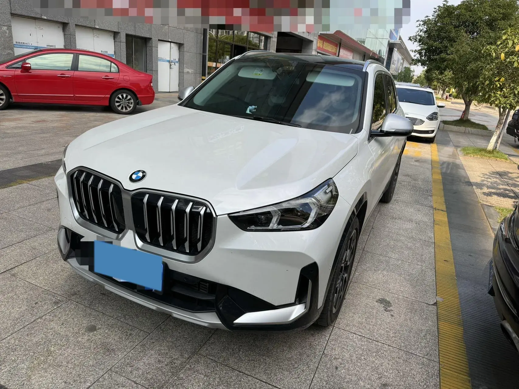 2023 BMW X1 view 1
