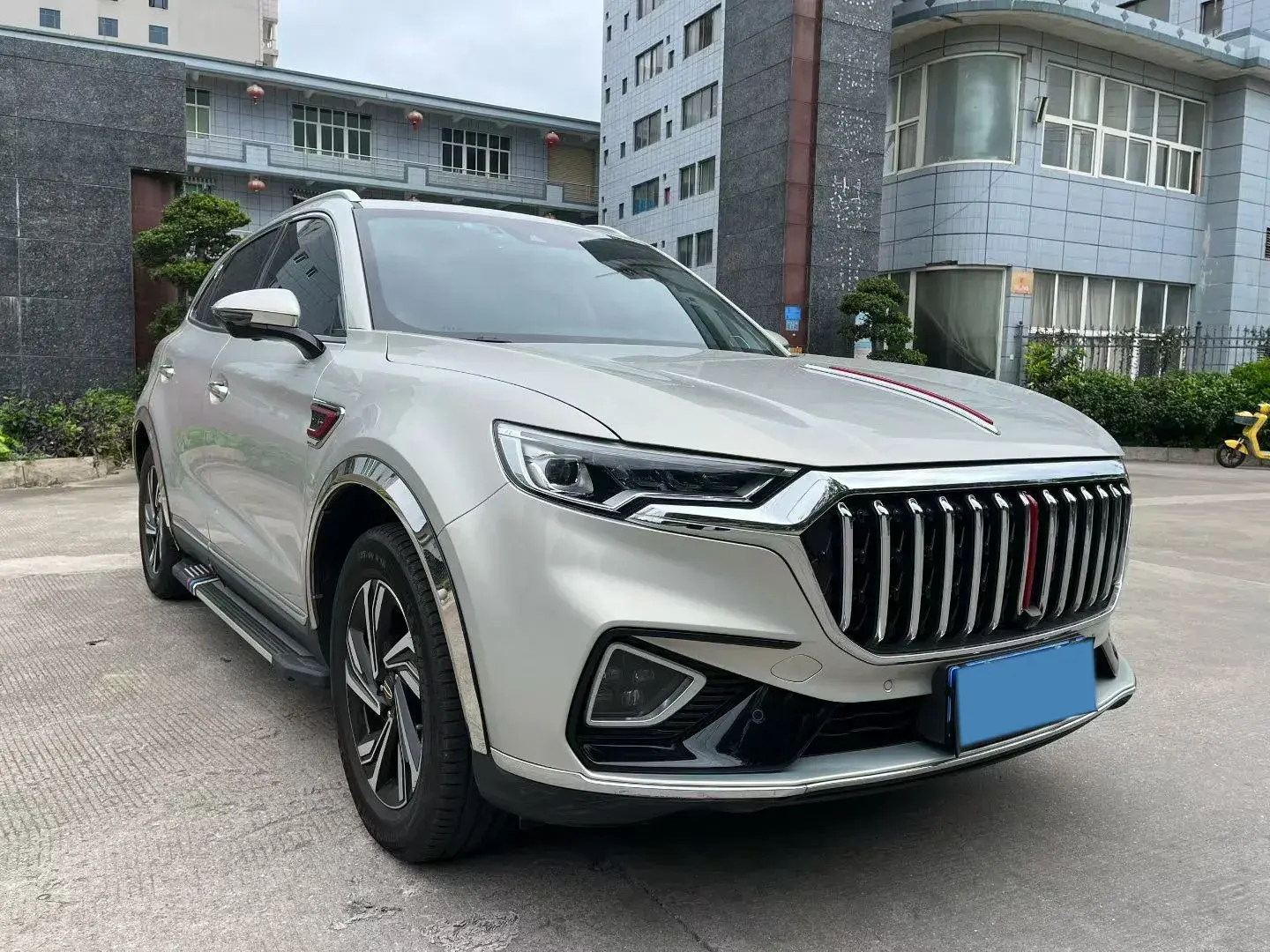 2022 HONGQI HS5 thumbnail 3