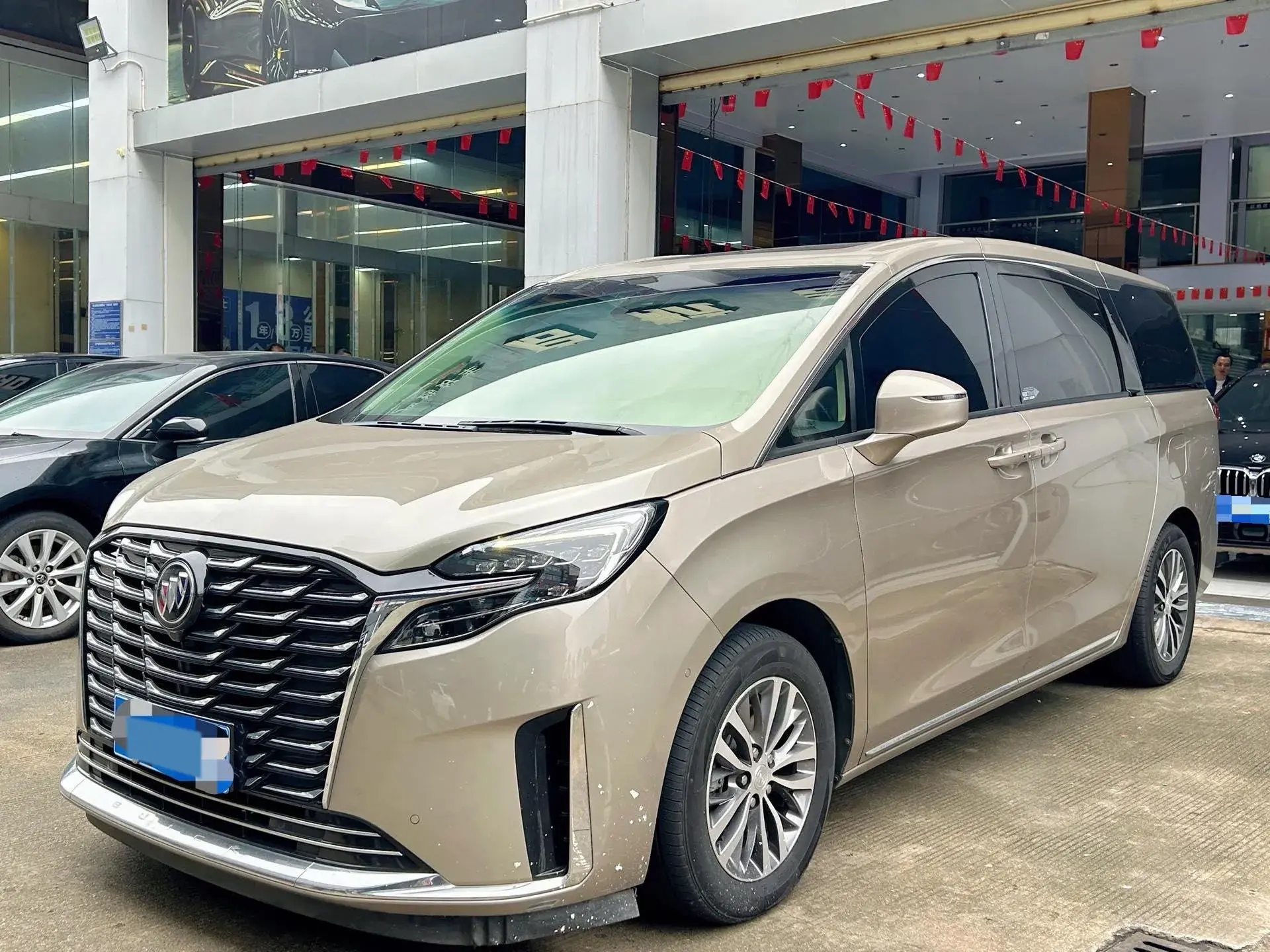 2023 BUICK GL8 view 1