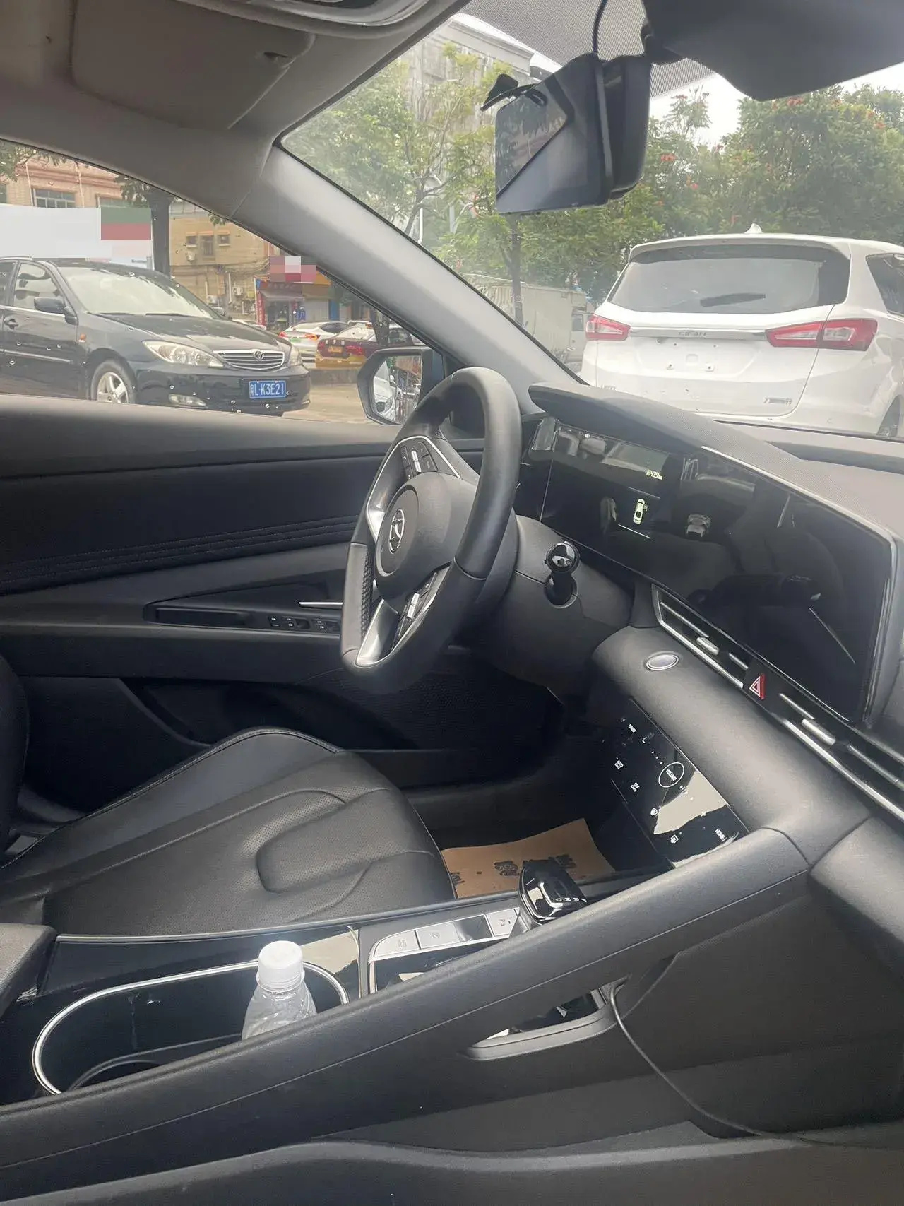 2022 HYUNDAI ELANTRA thumbnail 3