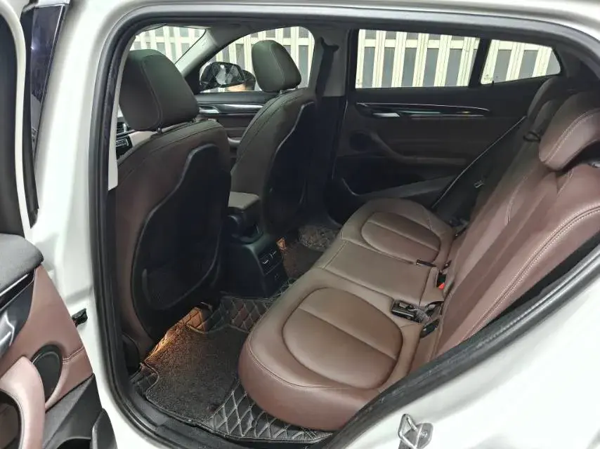 2020 BMW X2 thumbnail 4