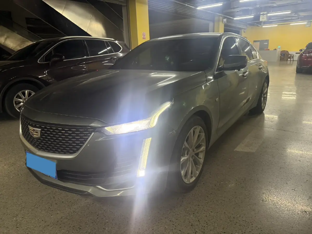 2022 Cadillac CT5 2.0T 237HP L4 10AT