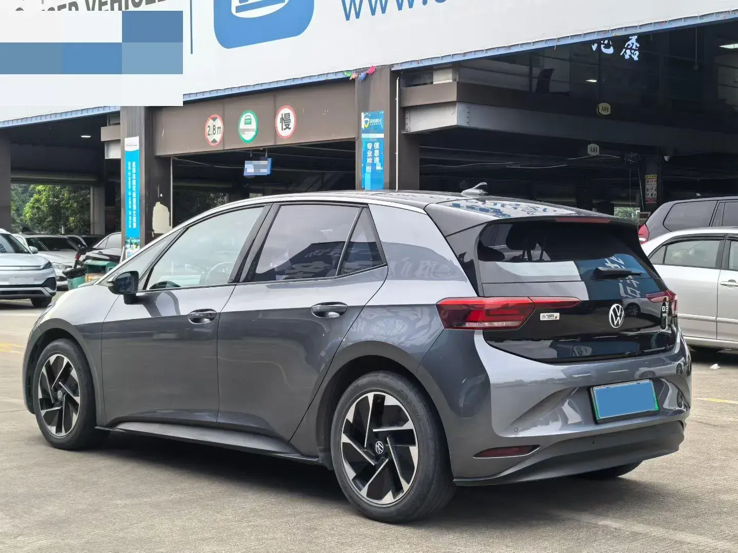 2023 VOLKSWAGEN ID.3 thumbnail 4